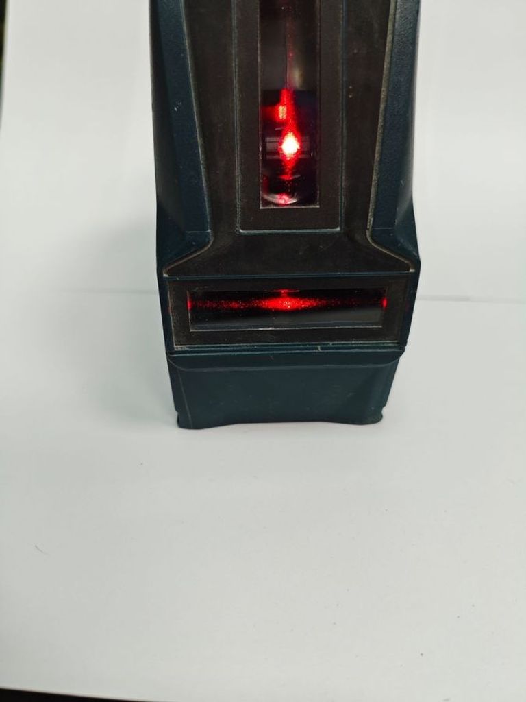 Оголошення Bosch GLL 2-10 (0601063L00) Б/У