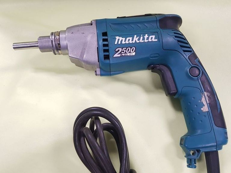 Купити Makita FS2300 Б/У