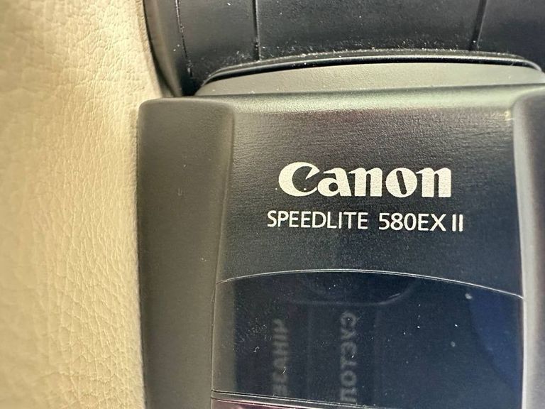 Дешиво Canon Speedlite 580EX II с ломбарда