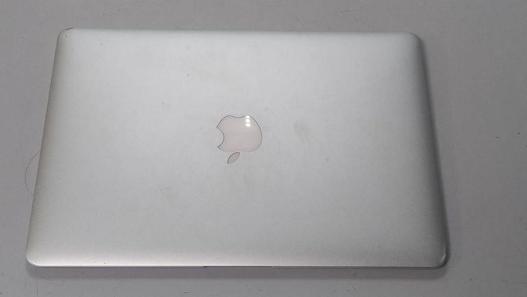 Объявление Apple екр. 13,3/ macbook air 2017/core i5 1,8ghz/ ram8gb/ ssd256gb/ intel hd6000 Б/У