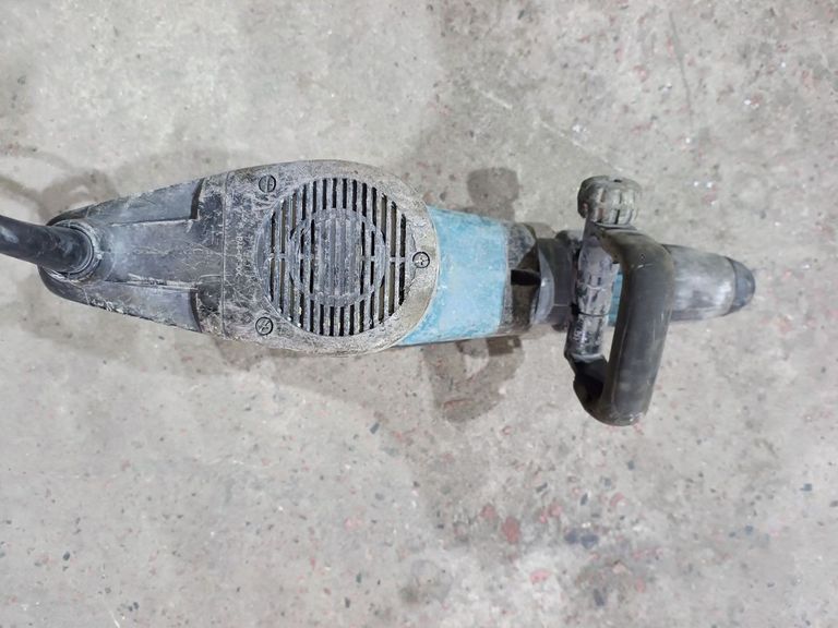 Оголошення Makita HM1203C Б/У