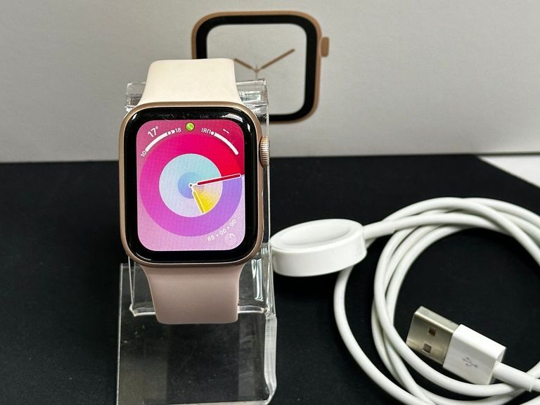 Купити Apple watch series 4 gps 40mm aluminium case a1977 Б/У