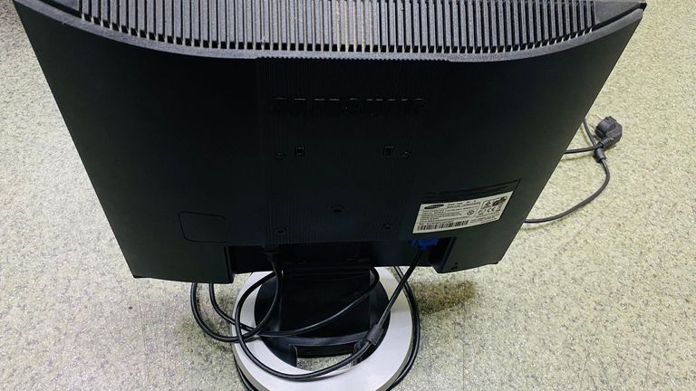 Объявление Samsung e1920n Б/У