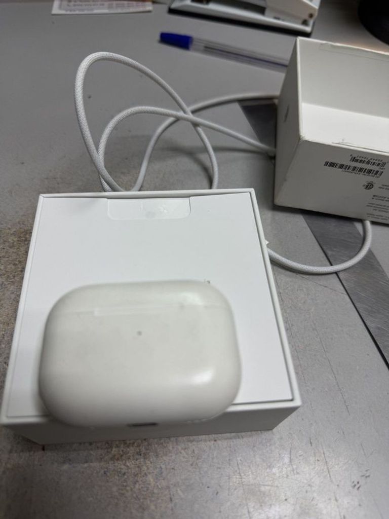 Дешиво Apple AirPods Pro 2nd generation (MQD83) с ломбарда