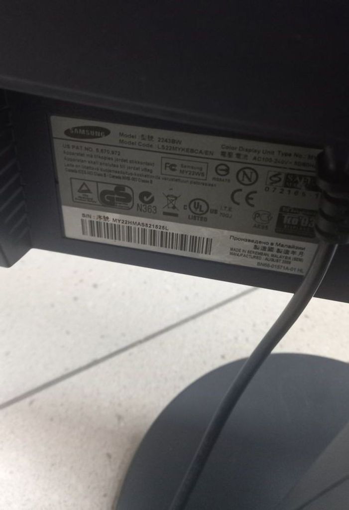 Дешиво Samsung 2243bw с ломбарда