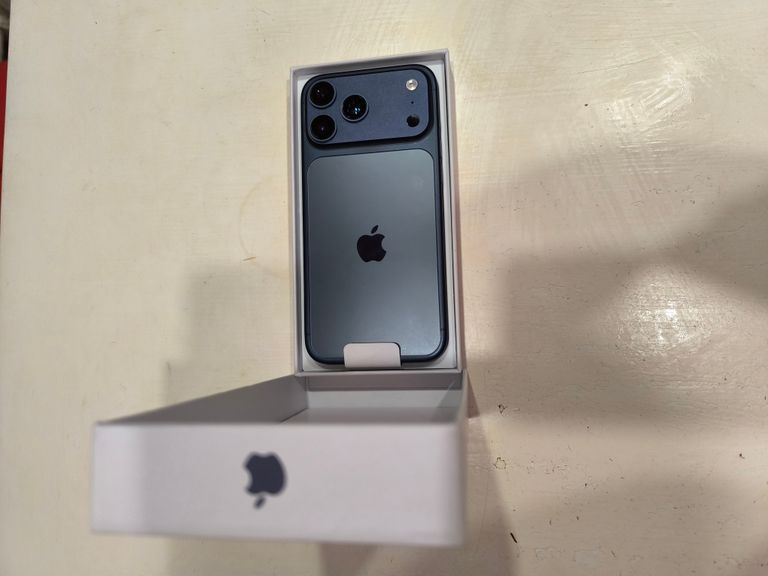 Apple iPhone 17 Pro Max 1TB Deep Blue (MFYX4) Код:null. Зображення 7