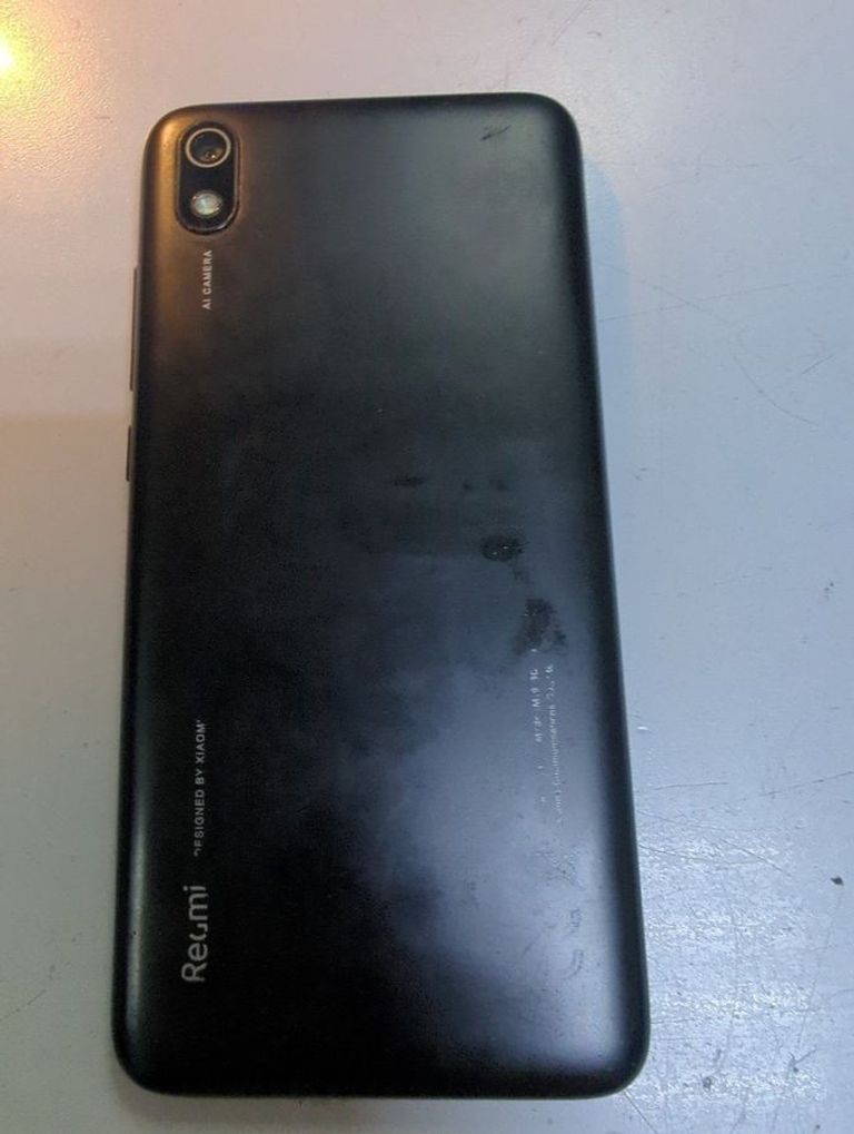 Дешево Xiaomi xiaomi redmi 7a 2/16gb з ломбарду