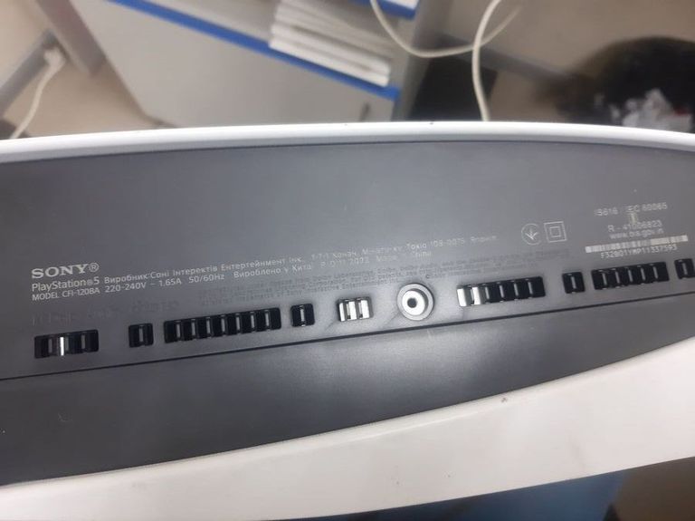 Дешиво Sony PlayStation 5 825GB с ломбарда