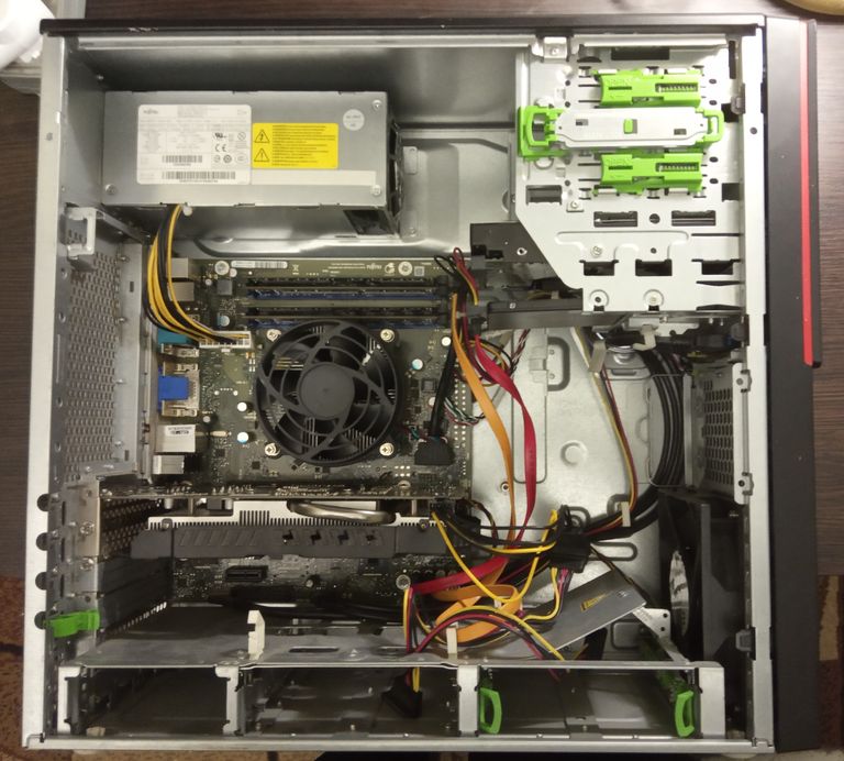 Оголошення Fujitsu Esprimo P720 Home (4170.G4400.320) Б/У