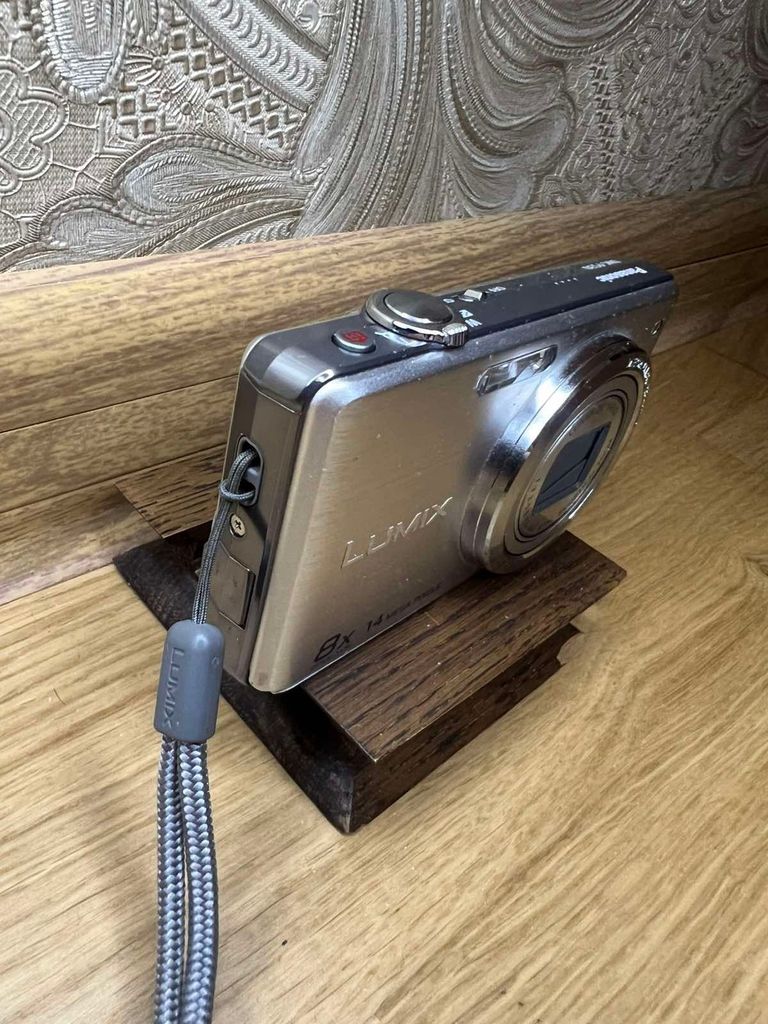 Дешево Panasonic Lumix DMC-FS30 Silver з ломбарду