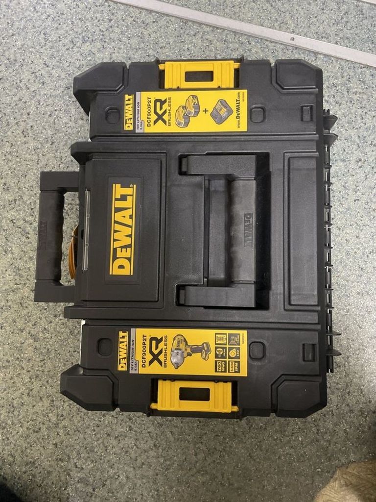 Купить Dewalt DCF900P2T Б/У