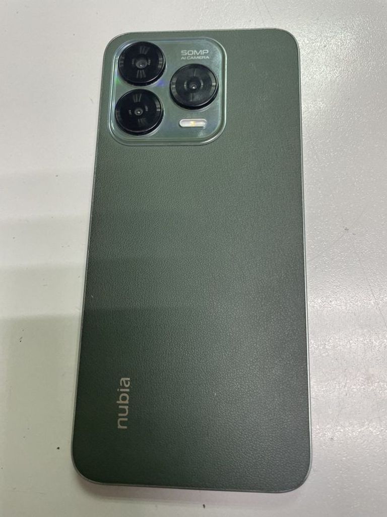 Дешево Zte Nubia V70 Design 8/256GB Gray з ломбарду