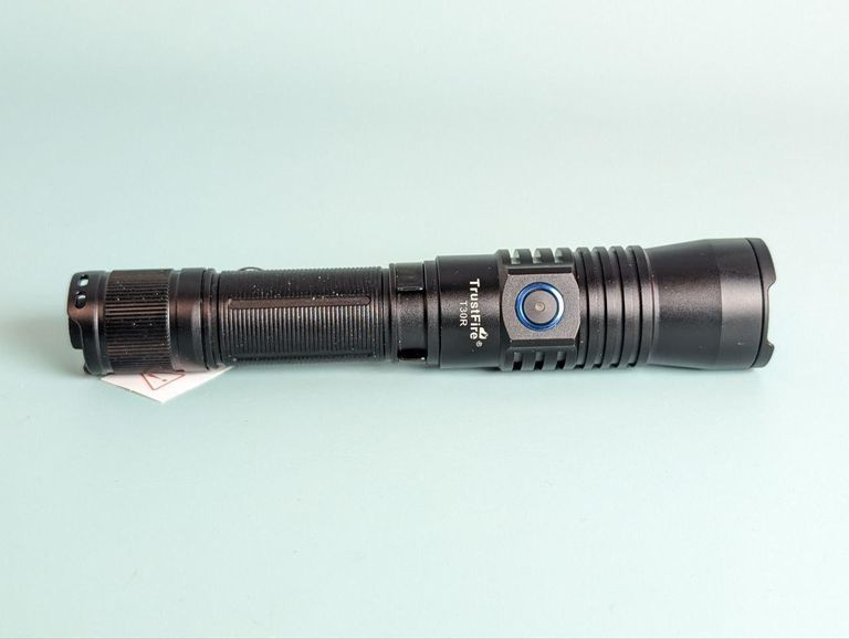 Оголошення Ліхтар TrustFire T30R — потужний тактичний ліхтар із фокусуванням променя. Фонарь TrustFire T30R. Б/У