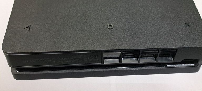 Дешиво  Sony PlayStation 4 Slim 1TB Black с ломбарда