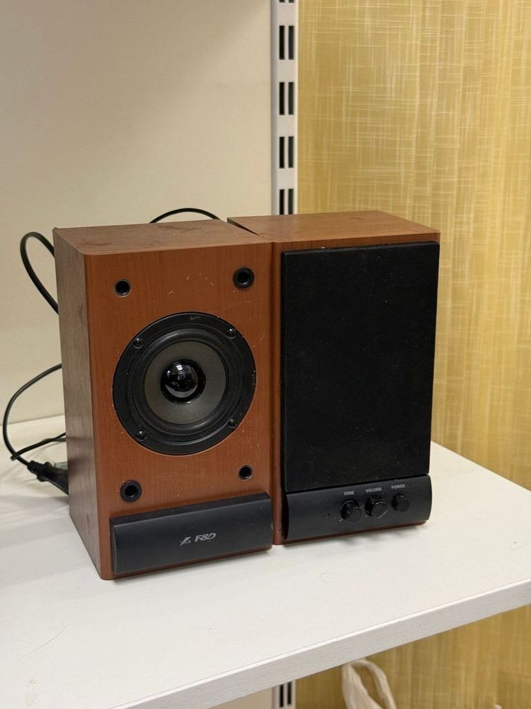 Купить F&d R-215 Black Б/У