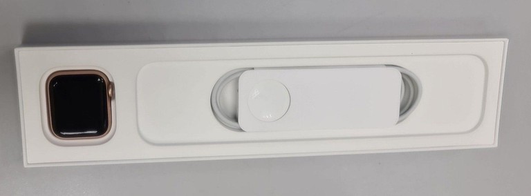 Apple watch se gps 40mm aluminum case Код:01-200926953. Изображение 10