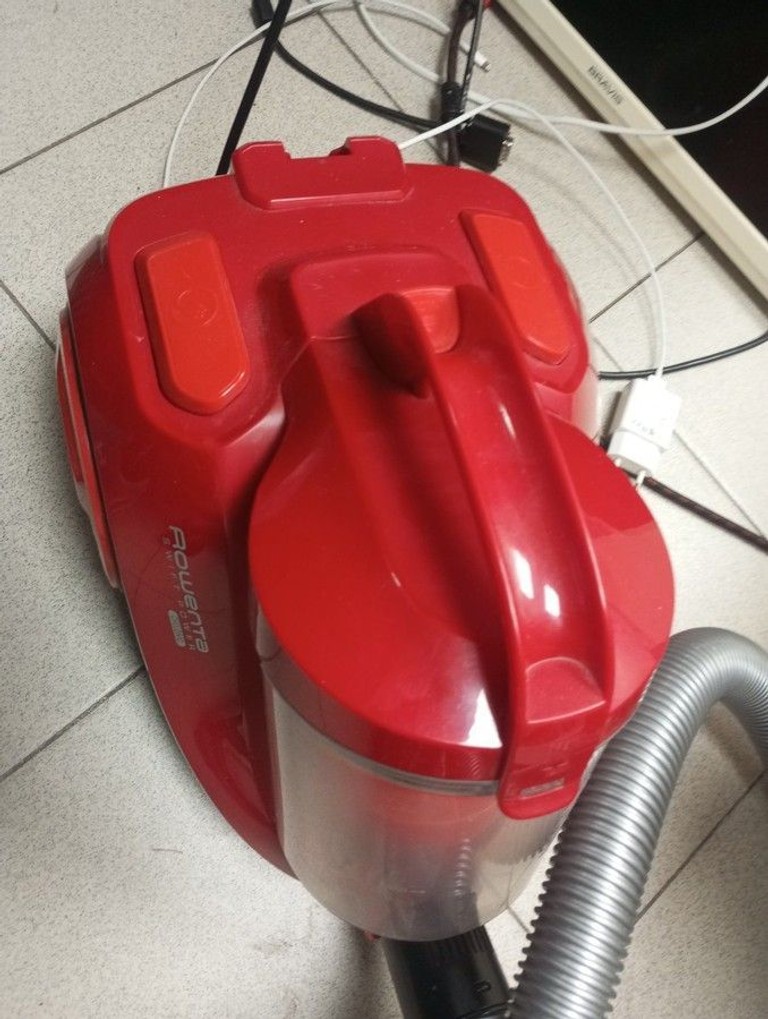 Дешиво Rowenta Swift Power Cyclonic RO2913EA с ломбарда