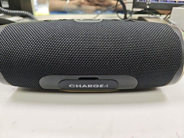Купити Jbl charge 4 Б/У