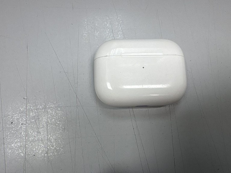 Купити Apple airpods pro 2nd generation with magsafe charging case usb-c Б/У