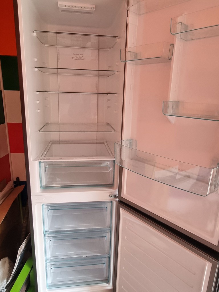 Купить CANDY CCE4T620EBU Б/У