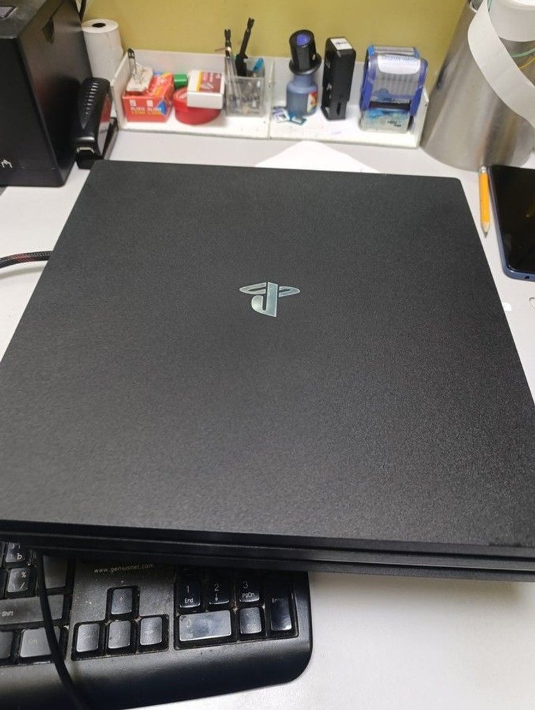 Оголошення Sony playstation 4 pro 1tb Б/У