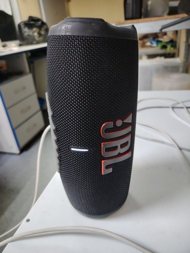 Купити Jbl charge 5 Б/У