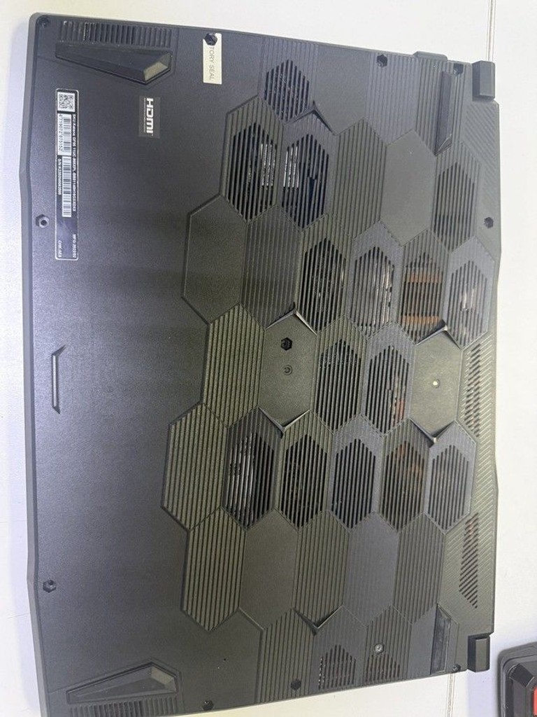 Дешево Msi 15/core i5-11400h ddr4/16gb ddr4/hdd 500 gb/ssd *відсутній/geforce rtx3050 4gb з ломбарду