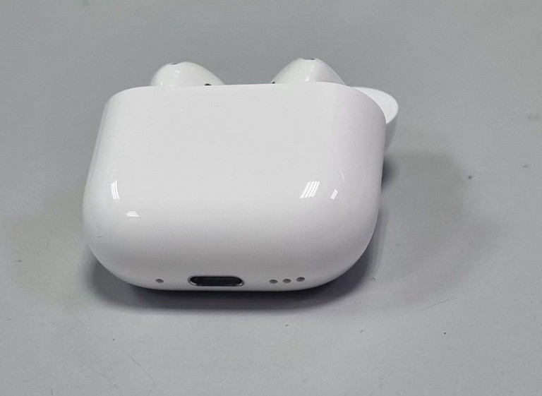 Apple airpods 4 with active noise cancellation Код:01-201035438. Изображение 9