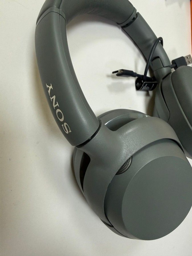 Дешево Sony ult wear з ломбарду