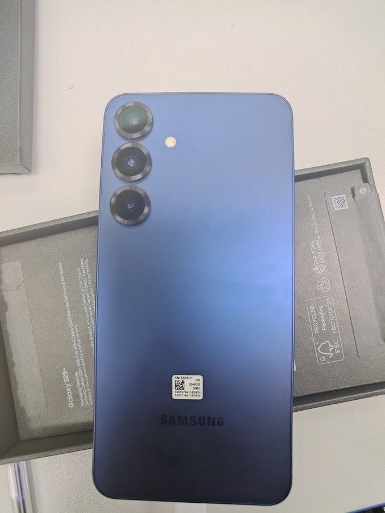 Купить Samsung galaxy s25+ 12/256gb Б/У