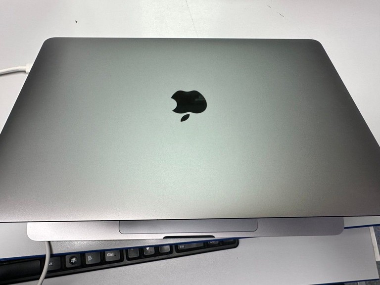 Apple a2338 macbook pro 13,3" m1 8-gpu/ ram8gb/ ssd256gb/ retina, truetone, touch bar Код:01-201053022. Зображення 7