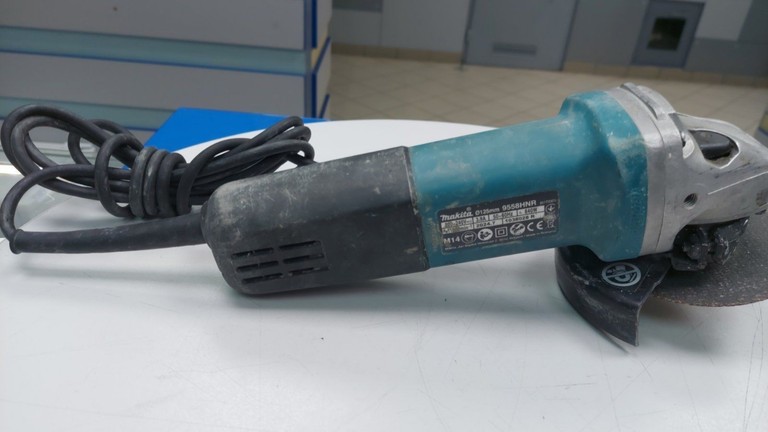 Оголошення Makita 9558hnr Б/У