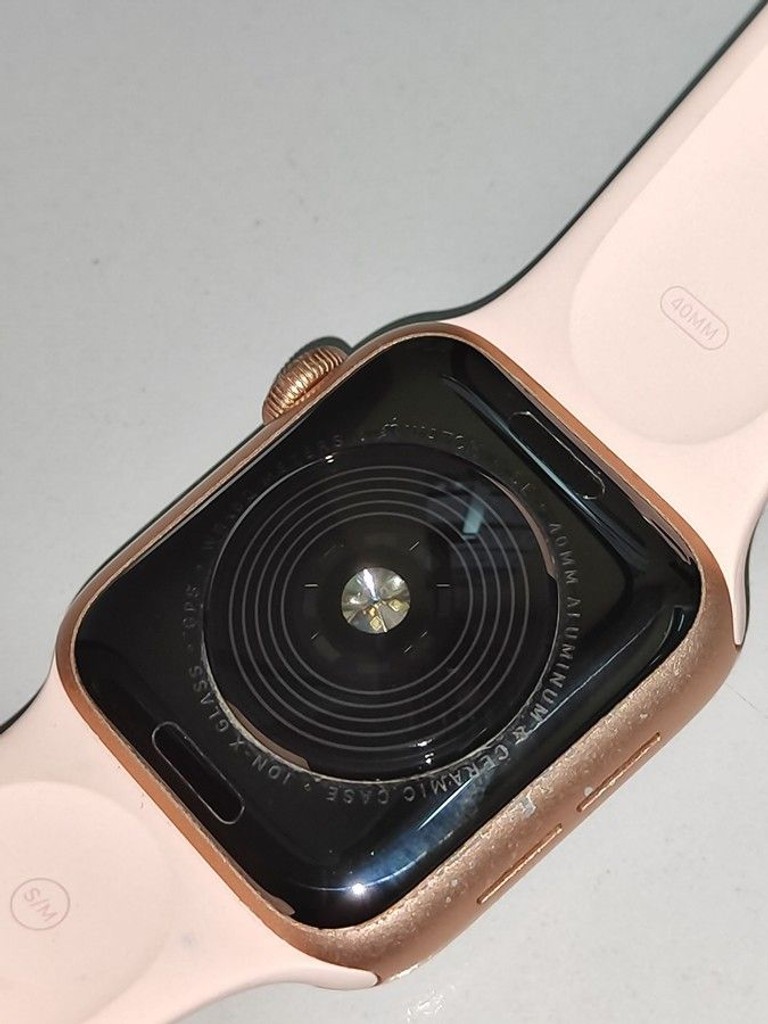 Дешево Apple watch se gps 40mm aluminum case з ломбарду