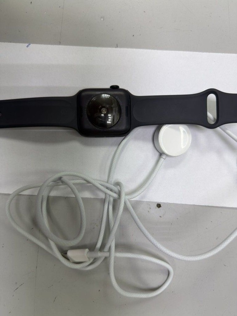 Купити Apple watch se 3 gps 44mm alu. case Б/У