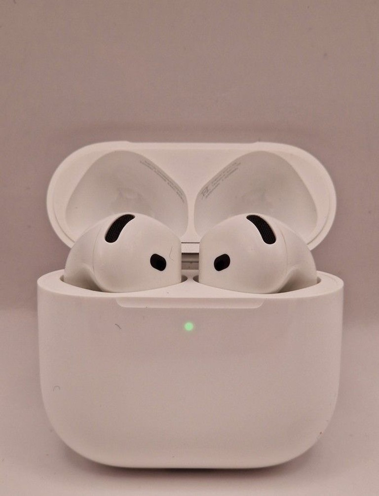Купить Apple airpods 4 Б/У