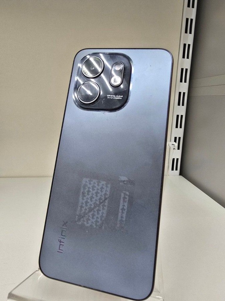 Дешево Infinix smart 9 4/128gb з ломбарду