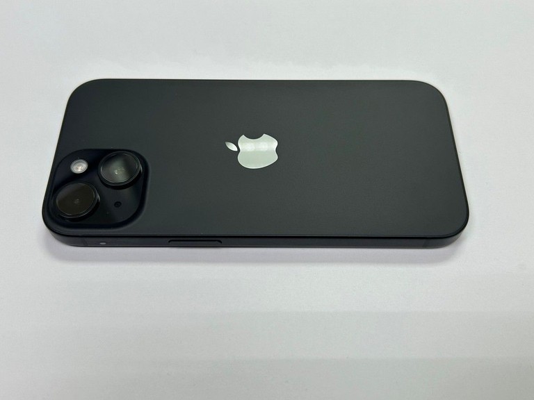 Apple iPhone 15 128GB Green Код:01-201147580. Зображення 6