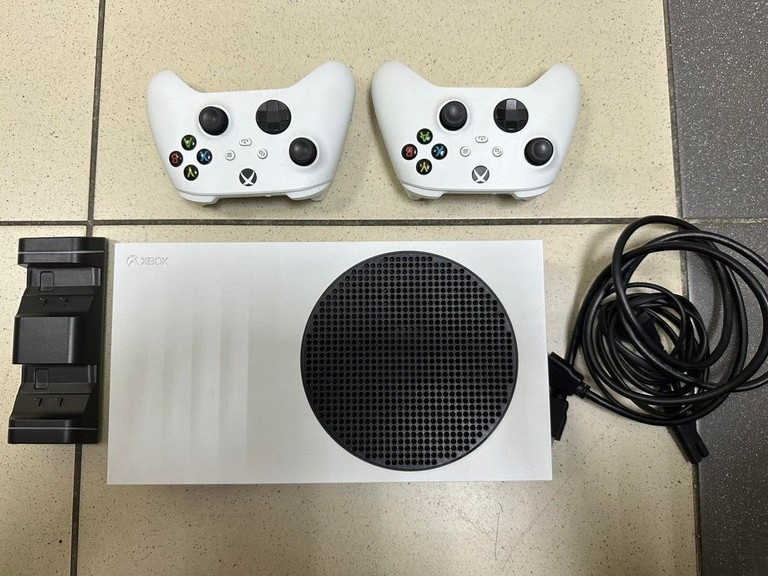 Купити Microsoft xbox series s 512gb Б/У