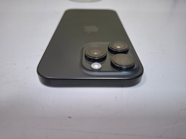 Розпродаж Apple iPhone 16 Pro 256GB eSIM White Titanium (MYMH3), продавець Техноскарб