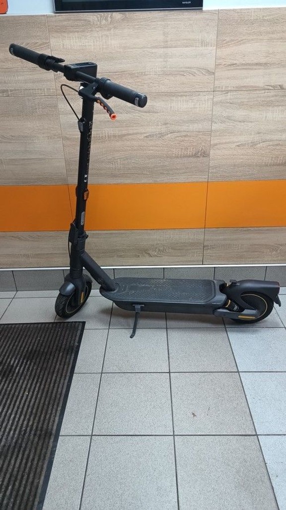 Дешиво Ninebot Kickscooter MAX G2 с ломбарда