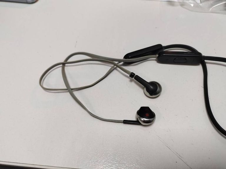 Оголошення Jbl tune 205 bt Б/У