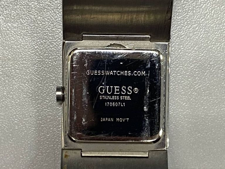 Guess 170607l1