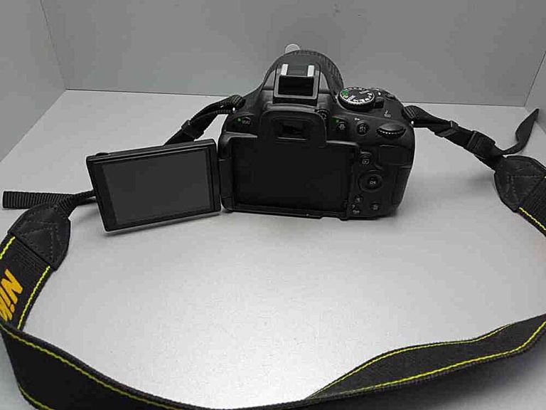 Nikon D5100 kit (18-55mm VR)