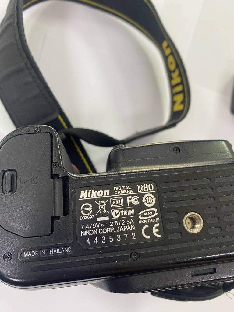 Nikon d80 body