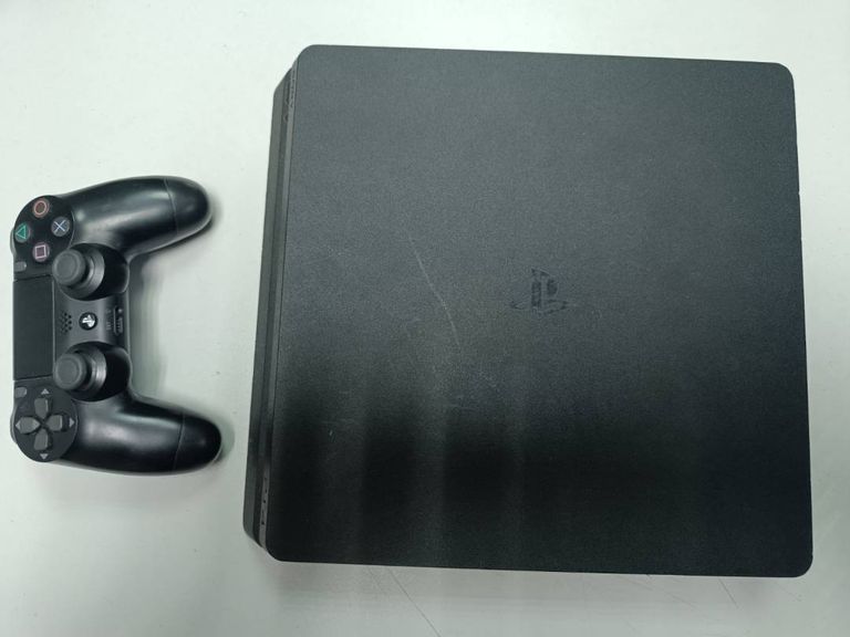 Купить Sony PlayStation 4 Slim 1TB Black Б/У