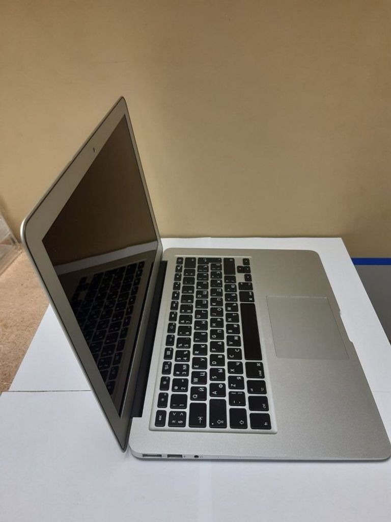 Оголошення Apple macbook air a1466 2017 13,3" core i5 1,8ghz/ram8gb/ssd128gb/intel hd graphics 6000 Б/У