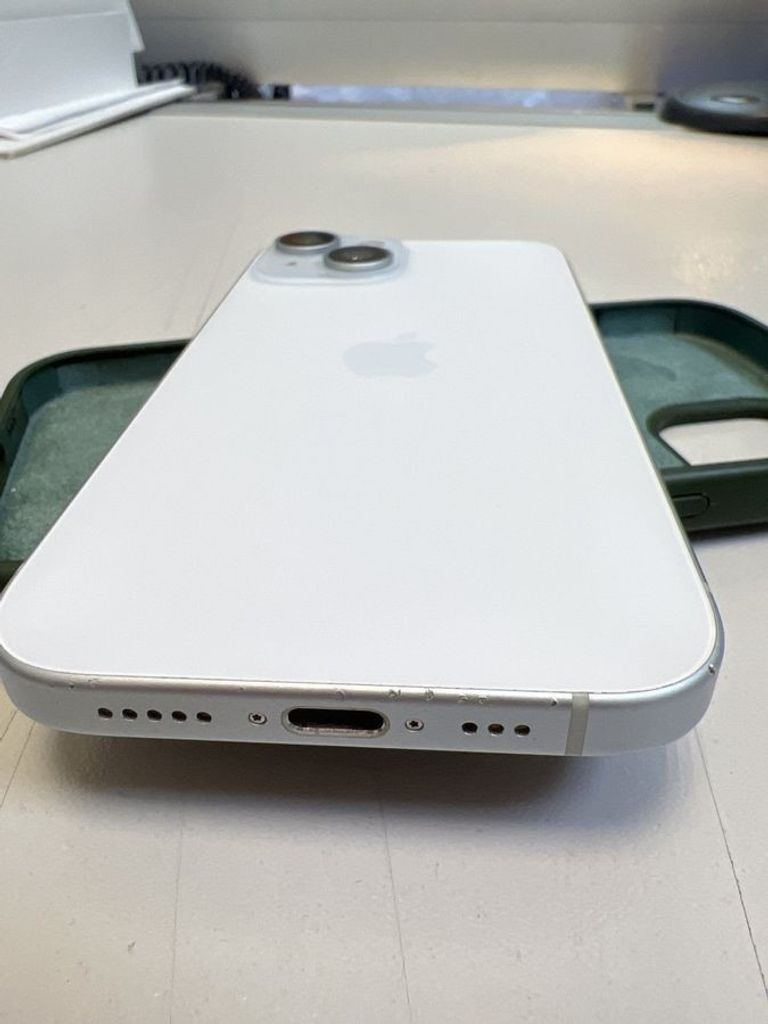Распродажа Apple iPhone 15 128GB Green, продавец Техноскарб