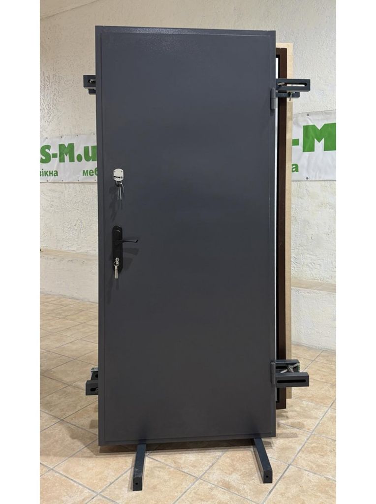 Купить Технічні двері Корона на трубі в кольорі Антрацит Б/У