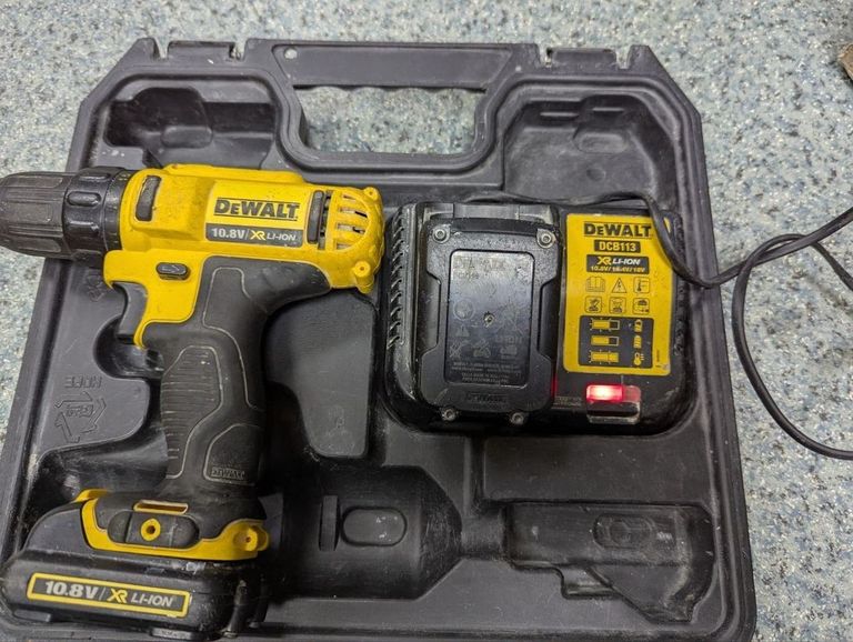 Дешево Dewalt dcd710 1акб 1.3ah зп з ломбарду