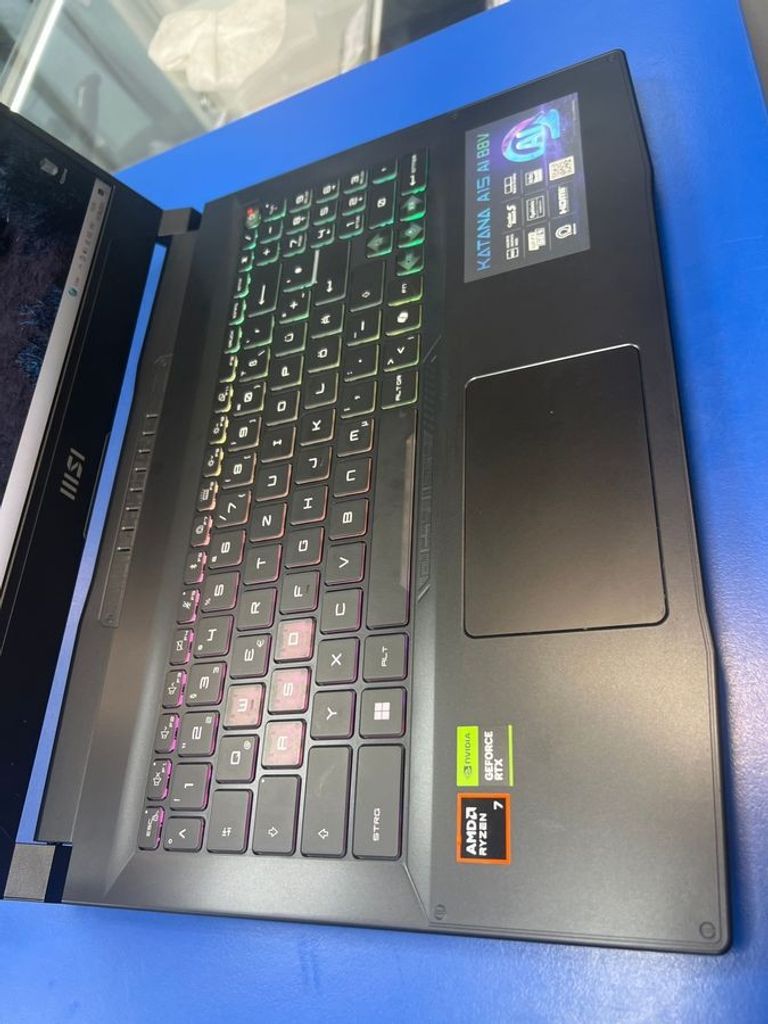 Дешево Msi 15/ryzen 7 8845hs ddr5/32gb ddr5/ssd 512 gb/geforce rtx4060 8gb з ломбарду